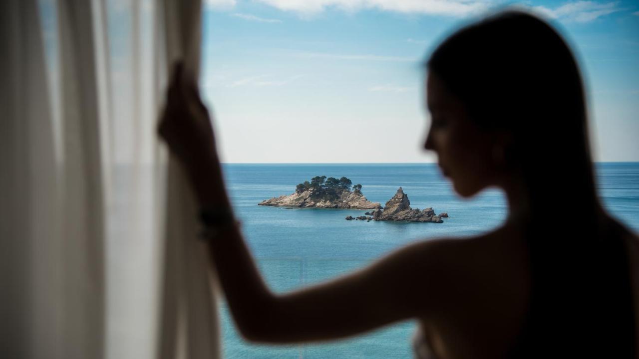 Hotel Ami Budva Petrovac ภายนอก รูปภาพ
